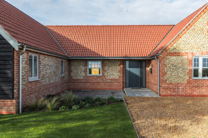 Skylark Barn, Docking